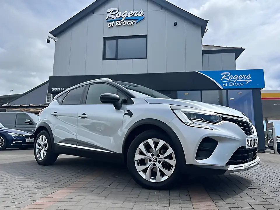 Used 2020 Renault Captur Iconic Grey/Black - Interior and Exterior details 8