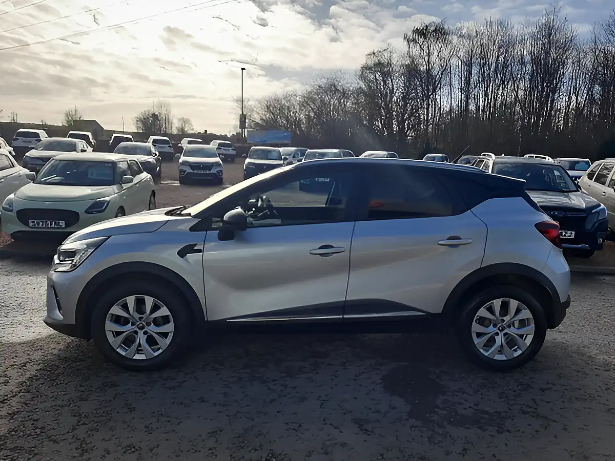 Used 2020 Renault Captur Iconic Grey/Black - Interior and Exterior details 4