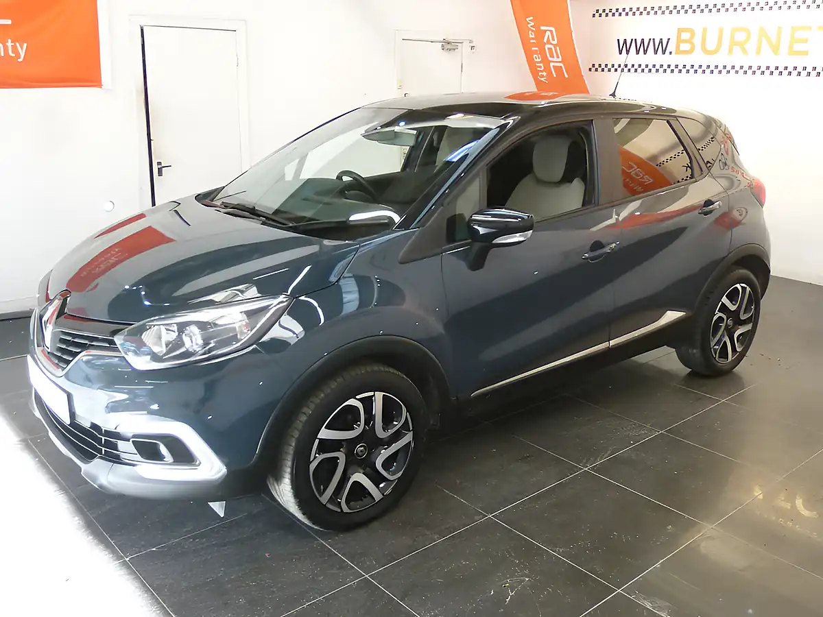 Used 2020 Renault Captur Iconic Grey - Interior and Exterior details 11