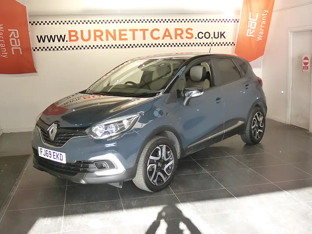 Used 2020 Renault Captur Iconic Grey - Interior and Exterior details 2