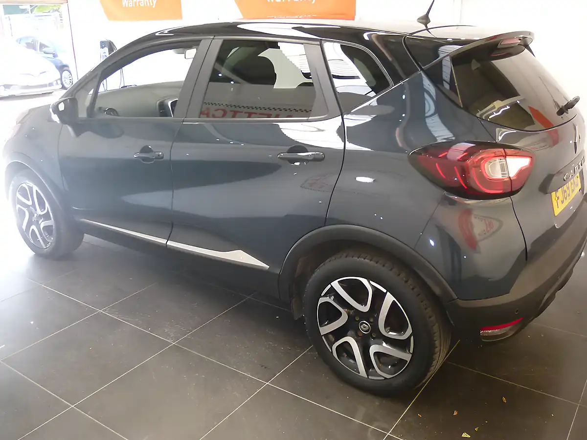 Used 2020 Renault Captur Iconic Grey - Interior and Exterior details 6