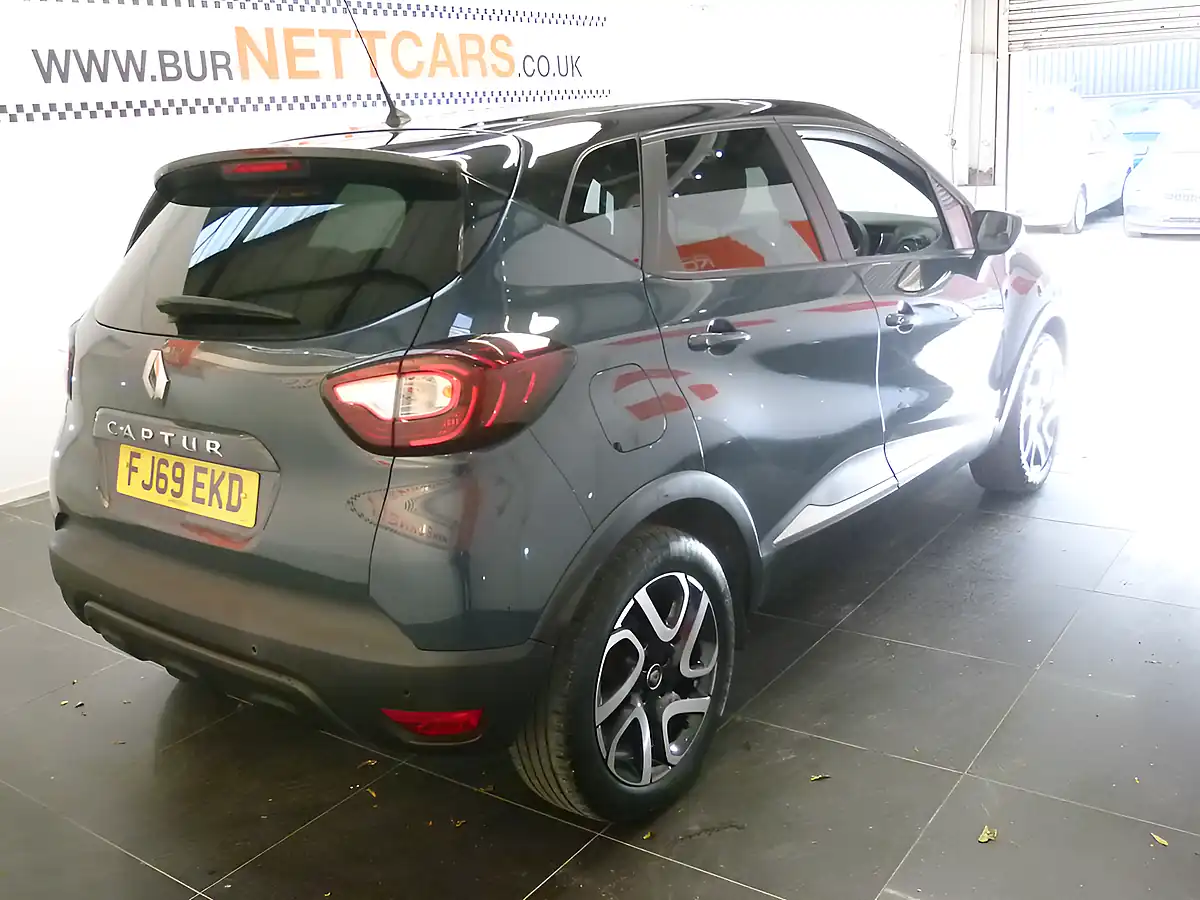 Used 2020 Renault Captur Iconic Grey - Interior and Exterior details 9