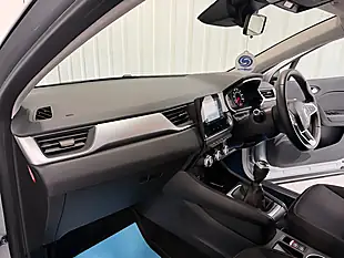 Used 2020 Renault Captur Iconic Highland Grey - Interior and Exterior details 10