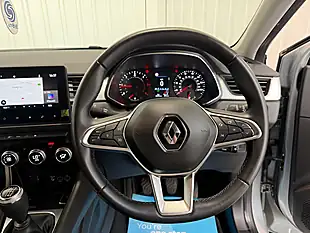 Used 2020 Renault Captur Iconic Highland Grey - Interior and Exterior details 14