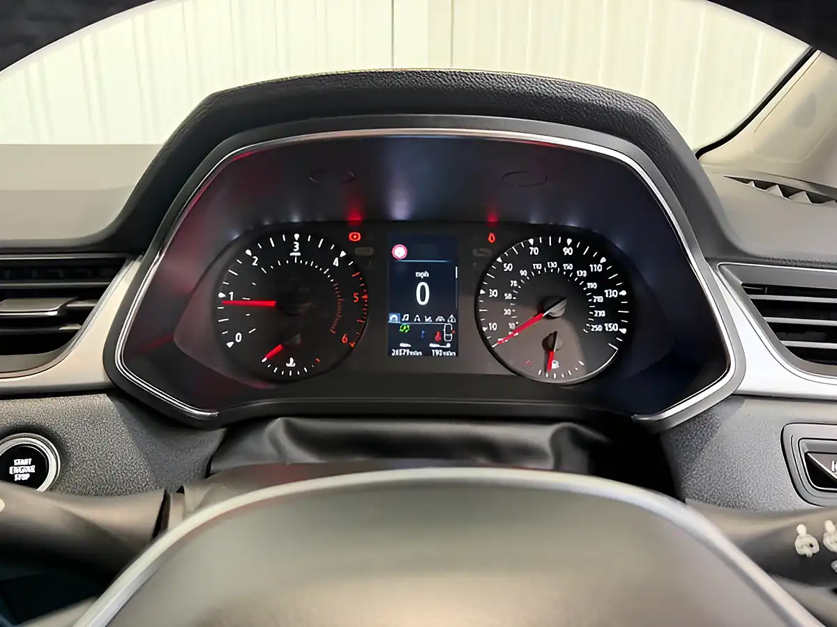 Used 2020 Renault Captur Iconic Highland Grey - Interior and Exterior details 16