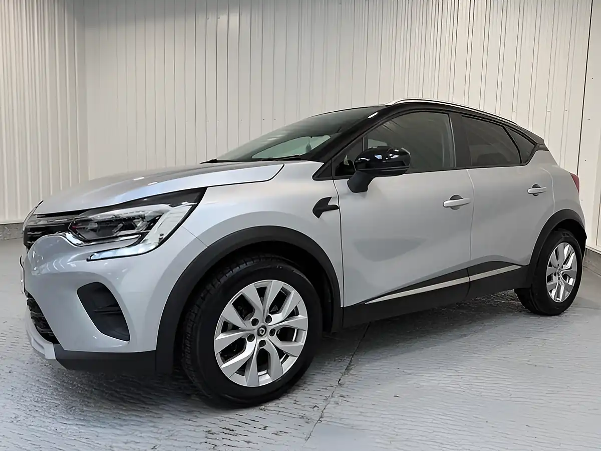 Used 2020 Renault Captur Iconic Highland Grey - Interior and Exterior details 3