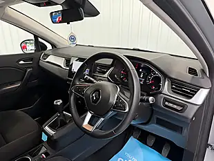 Used 2020 Renault Captur Iconic Highland Grey - Interior and Exterior details 9