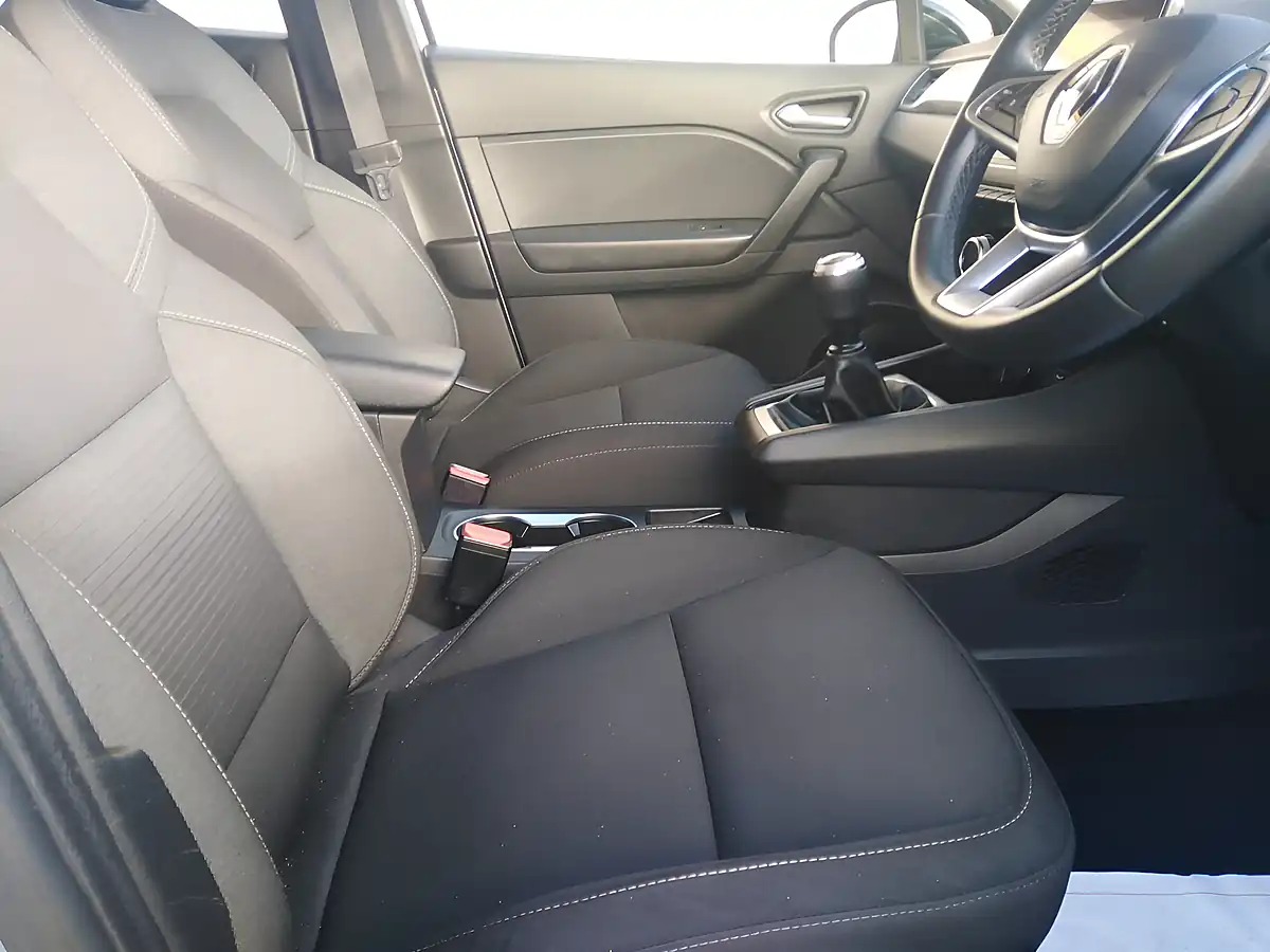 Used 2020 Renault Captur Iconic Highland Grey - Interior and Exterior details 12