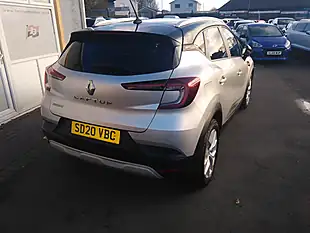 Used 2020 Renault Captur Iconic Highland Grey - Interior and Exterior details 5