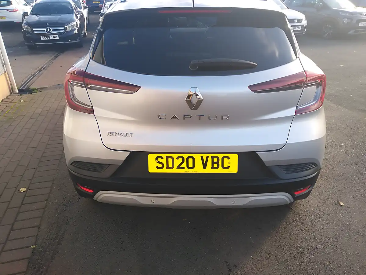Used 2020 Renault Captur Iconic Highland Grey - Interior and Exterior details 6