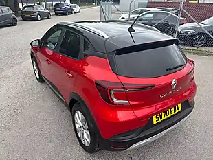 Used 2020 Renault Captur Iconic Red - Interior and Exterior details 12