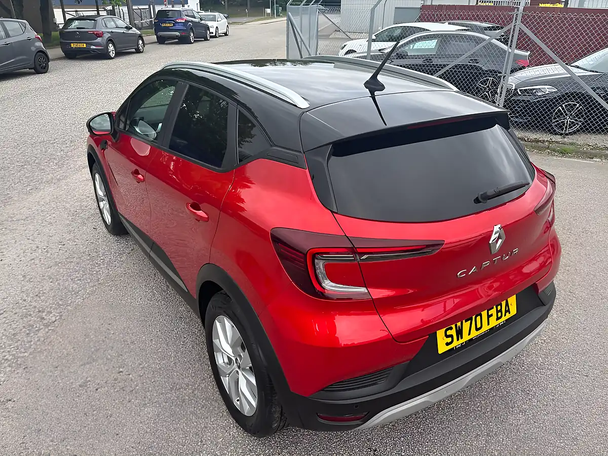Used 2020 Renault Captur Iconic Red - Interior and Exterior details 12