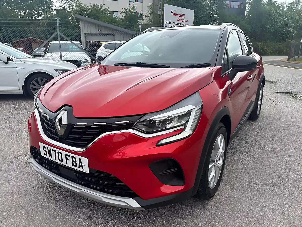 Used 2020 Renault Captur Iconic Red - Interior and Exterior details 14