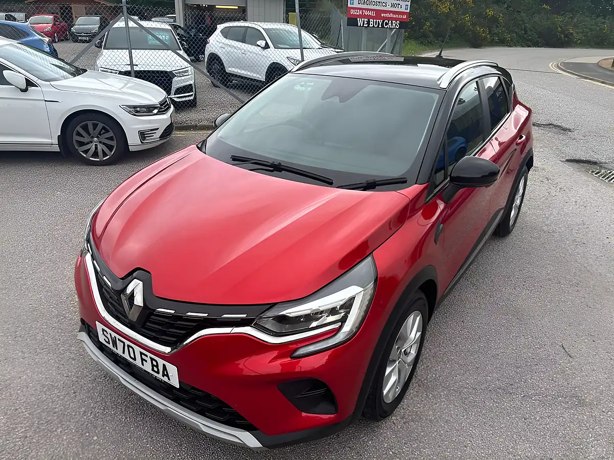 Used 2020 Renault Captur Iconic Red - Interior and Exterior details 15