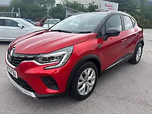 Used 2020 Renault Captur Iconic Red - Interior and Exterior details 16