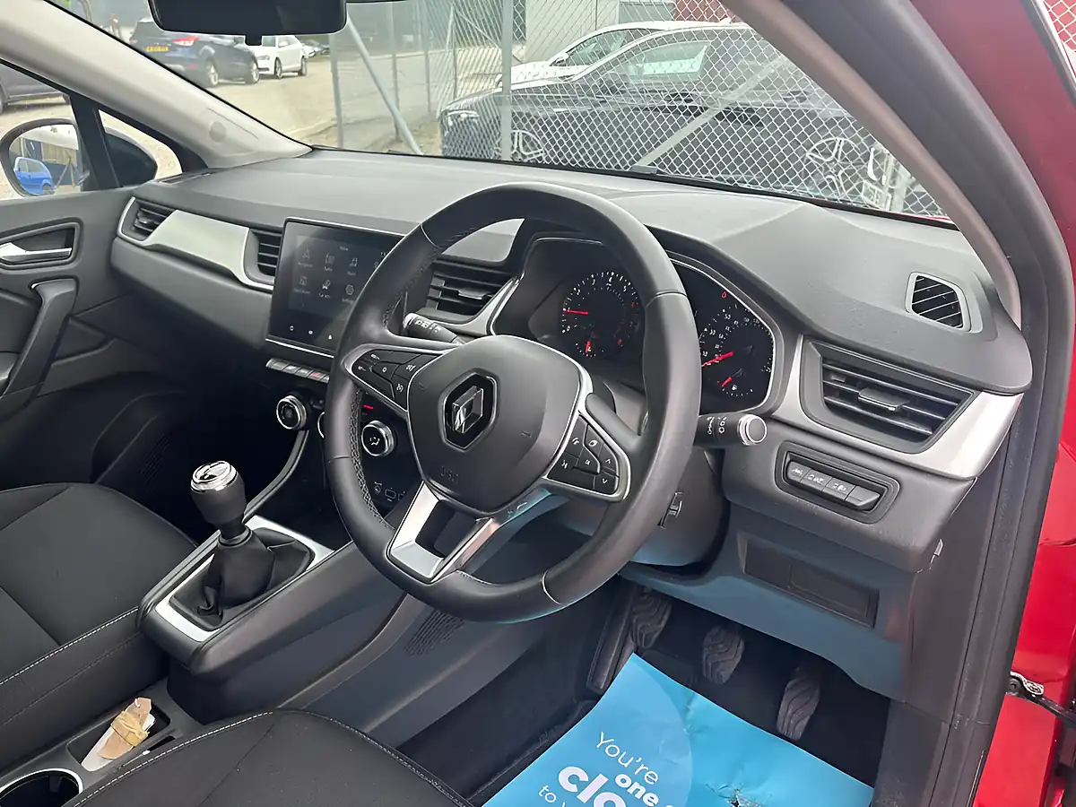 Used 2020 Renault Captur Iconic Red - Interior and Exterior details 2