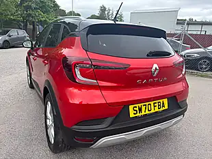 Used 2020 Renault Captur Iconic Red - Interior and Exterior details 4