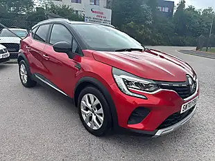 Used 2020 Renault Captur Iconic Red - Interior and Exterior details 5