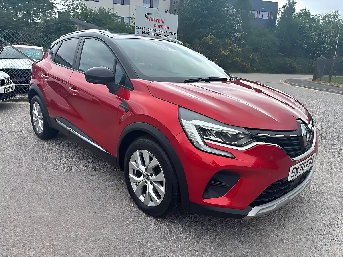 Used 2020 Renault Captur Iconic Red - Interior and Exterior details 5