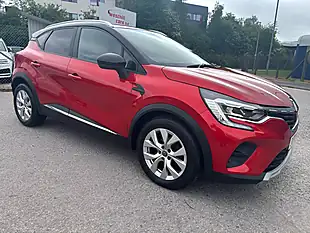 Used 2020 Renault Captur Iconic Red - Interior and Exterior details 6