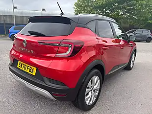 Used 2020 Renault Captur Iconic Red - Interior and Exterior details 9