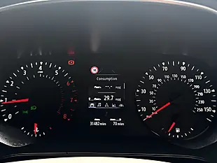Used 2020 Renault Captur Iconic Red - Interior and Exterior details 15