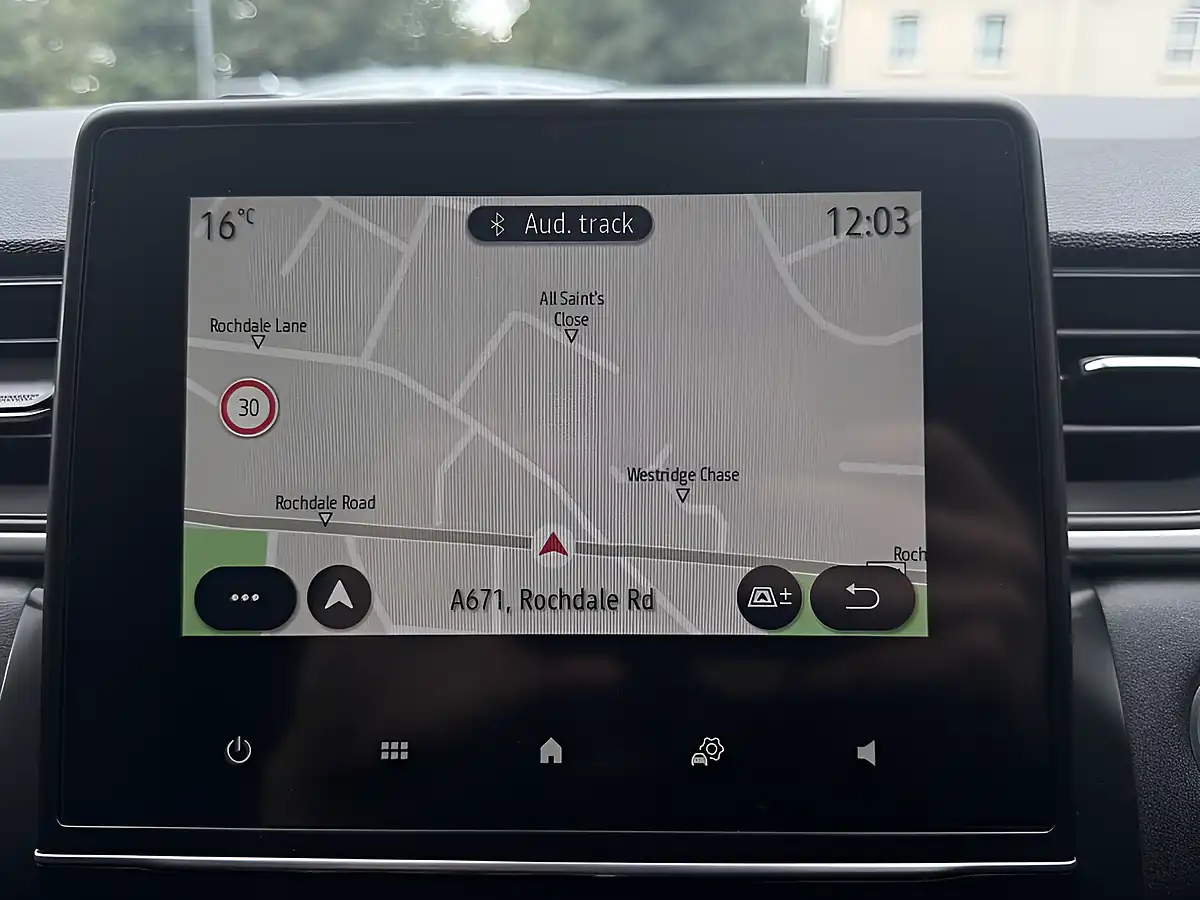 Used 2020 Renault Captur Iconic Red - Interior and Exterior details 16
