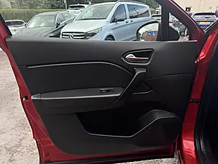 Used 2020 Renault Captur Iconic Red - Interior and Exterior details 20
