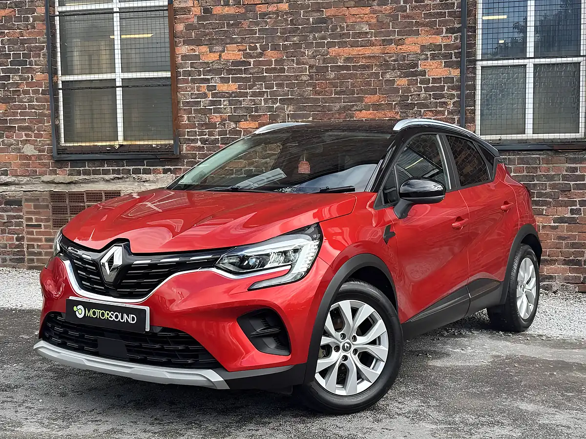 Used 2020 Renault Captur Iconic Red - Interior and Exterior details 3