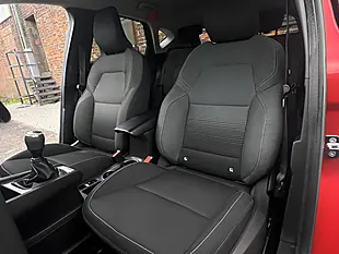 Used 2020 Renault Captur Iconic Red - Interior and Exterior details 7