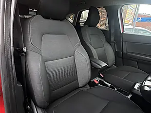 Used 2020 Renault Captur Iconic Red - Interior and Exterior details 8
