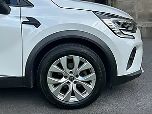 Used 2020 Renault Captur Iconic White - Interior and Exterior details 11