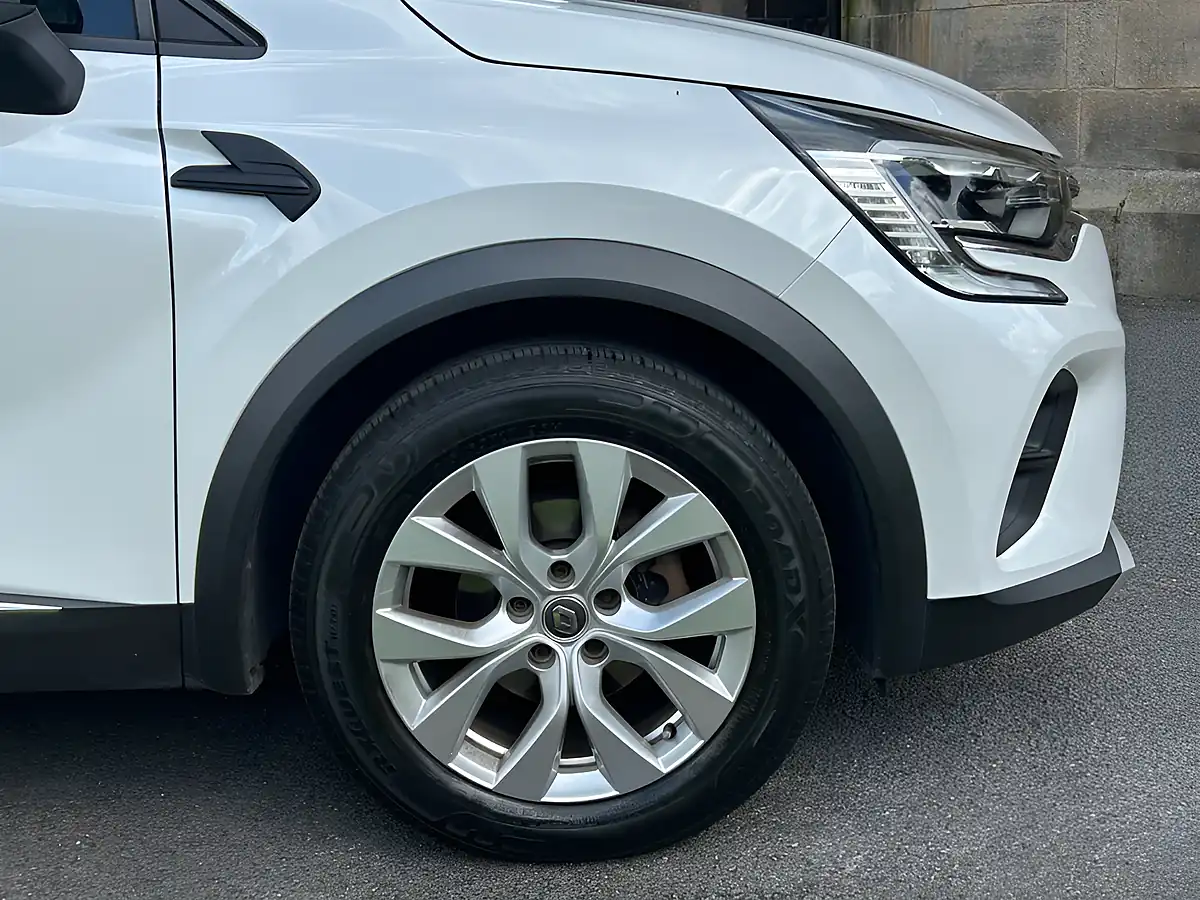 Used 2020 Renault Captur Iconic White - Interior and Exterior details 11
