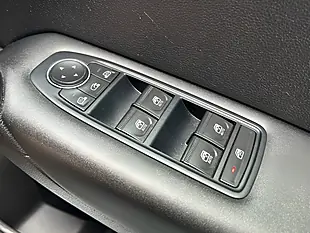 Used 2020 Renault Captur Iconic White - Interior and Exterior details 15