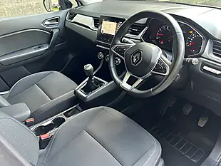 Used 2020 Renault Captur Iconic White - Interior and Exterior details 17