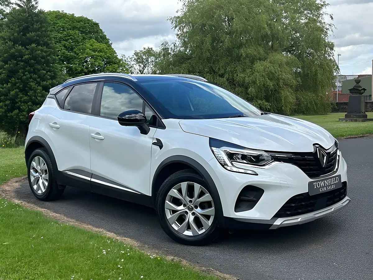 Used 2020 Renault Captur Iconic White - Interior and Exterior details 18