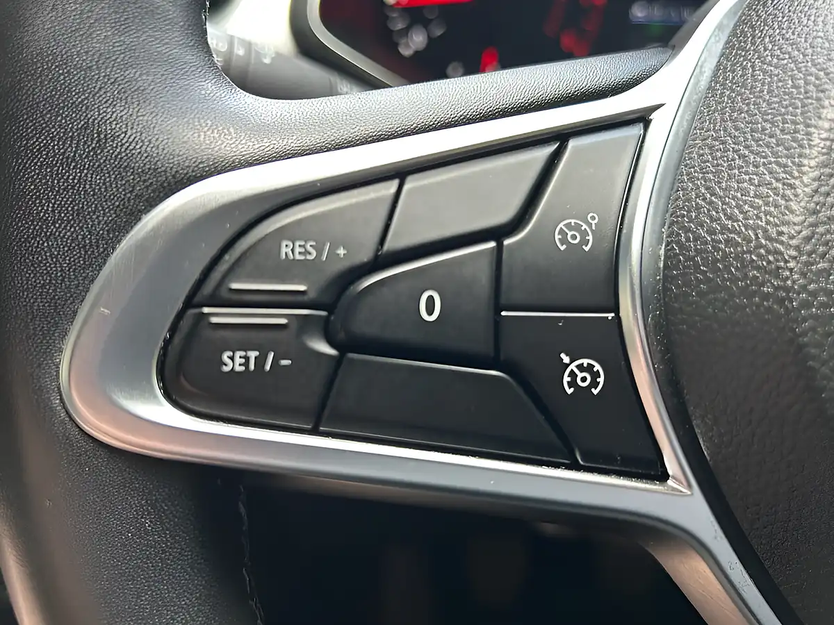 Used 2020 Renault Captur Iconic White - Interior and Exterior details 19