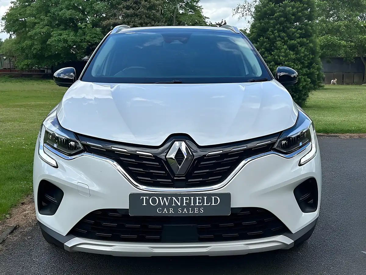 Used 2020 Renault Captur Iconic White - Interior and Exterior details 2