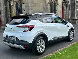 Used 2020 Renault Captur Iconic White - Interior and Exterior details 3