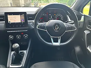 Used 2020 Renault Captur Iconic White - Interior and Exterior details 6