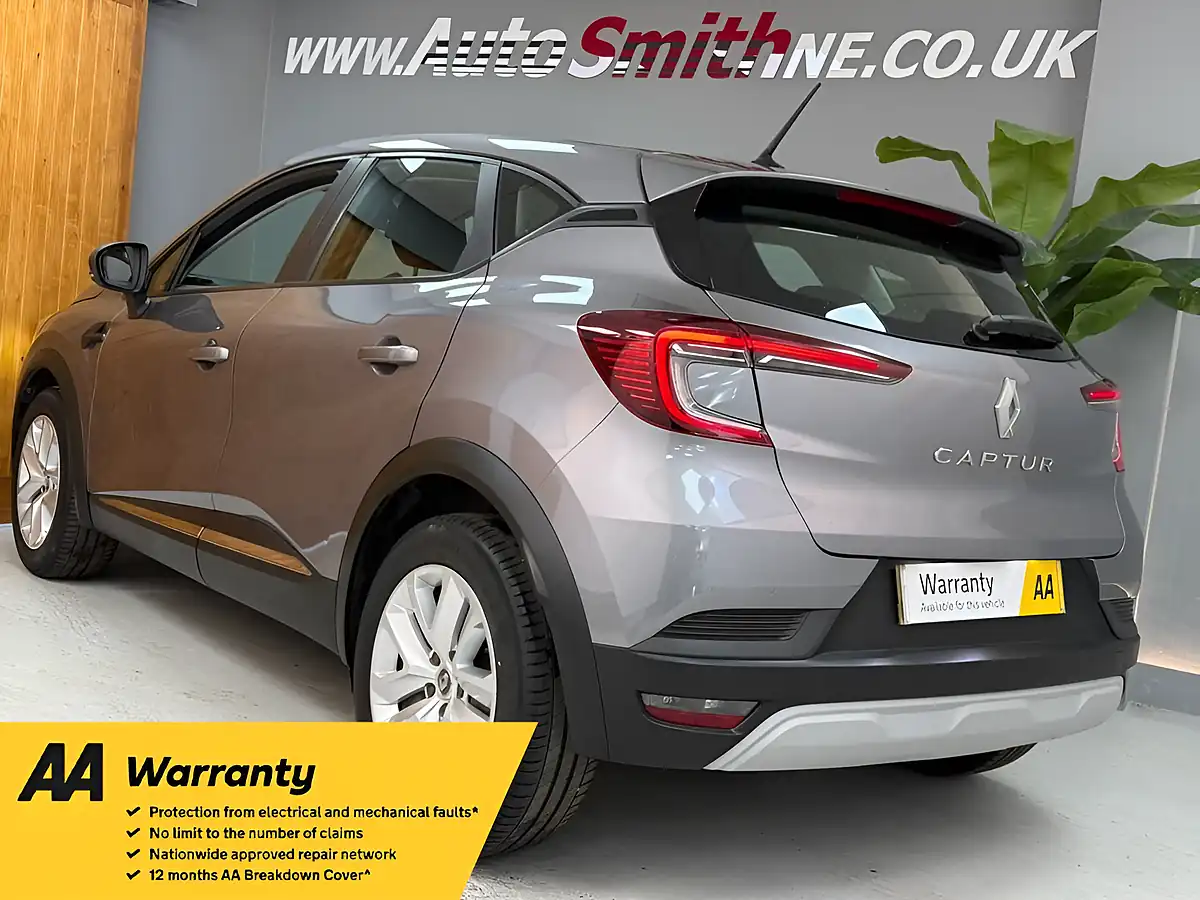 Used 2020 Renault Captur Play Grey - Interior and Exterior details 3