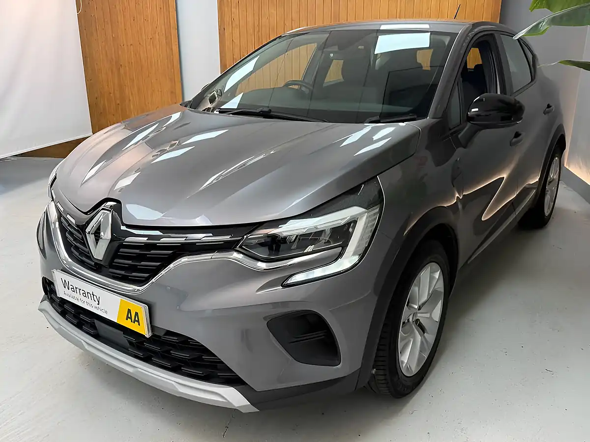 Used 2020 Renault Captur Play Grey - Interior and Exterior details 5