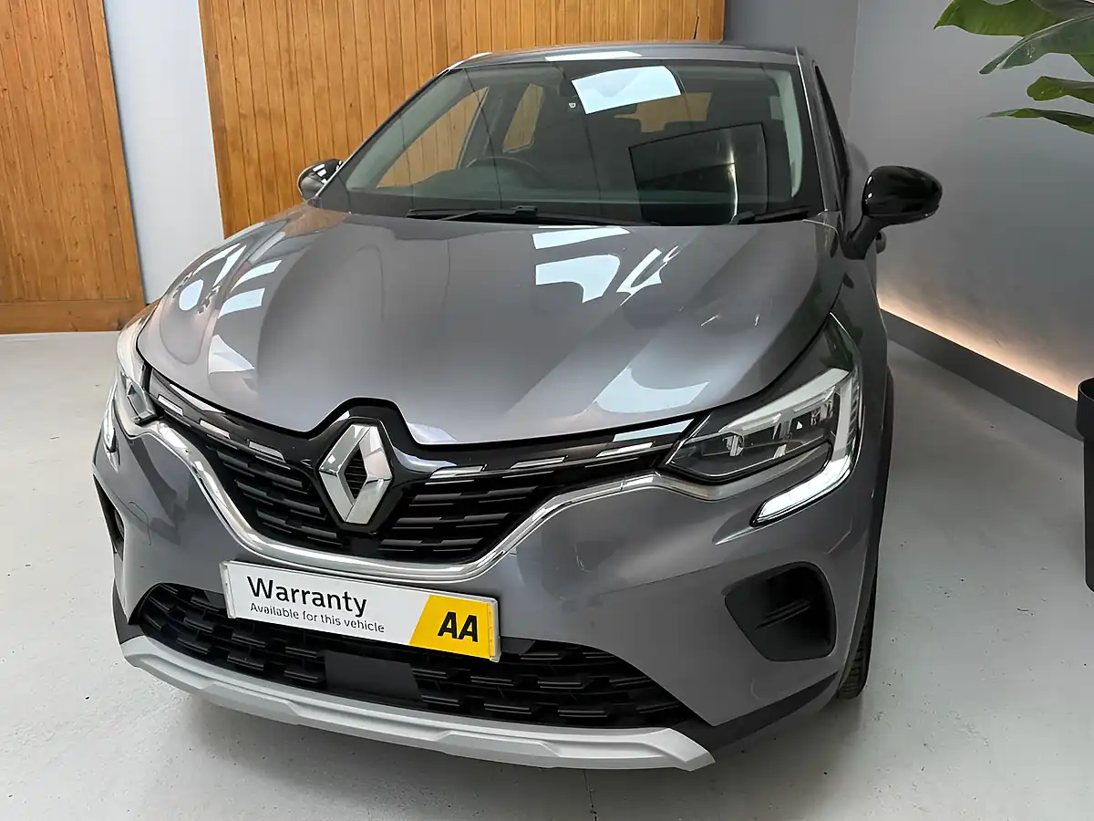Used 2020 Renault Captur Play Grey - Interior and Exterior details 6