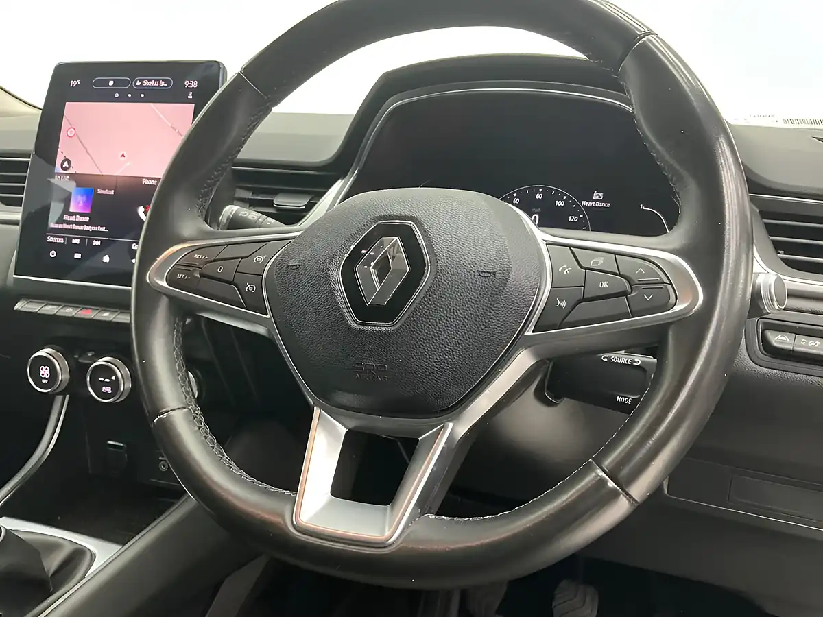 Used 2020 Renault Captur S Edition Boston Blue - Interior and Exterior details 11