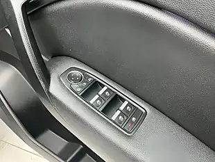 Used 2020 Renault Captur S Edition Boston Blue - Interior and Exterior details 16