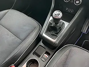 Used 2020 Renault Captur S Edition Boston Blue - Interior and Exterior details 17