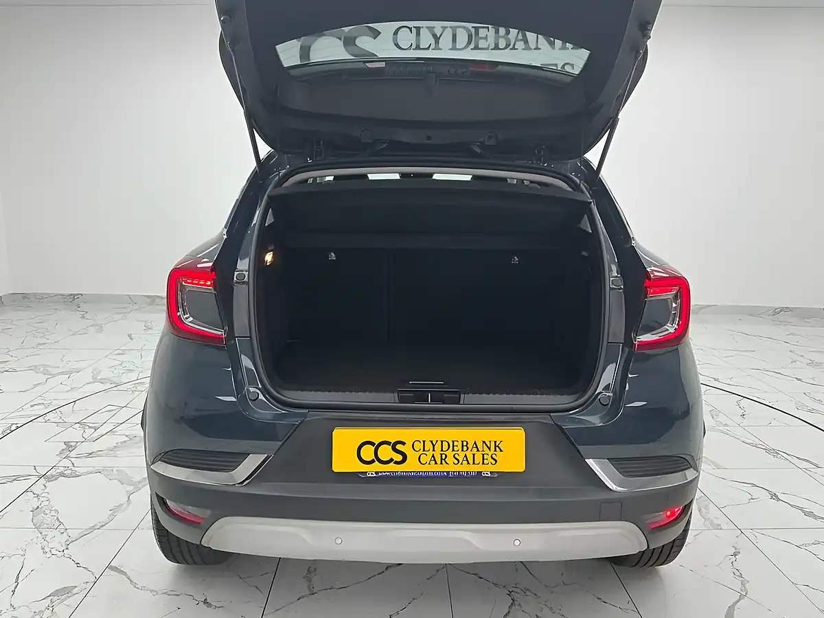 Used 2020 Renault Captur S Edition Boston Blue - Interior and Exterior details 20