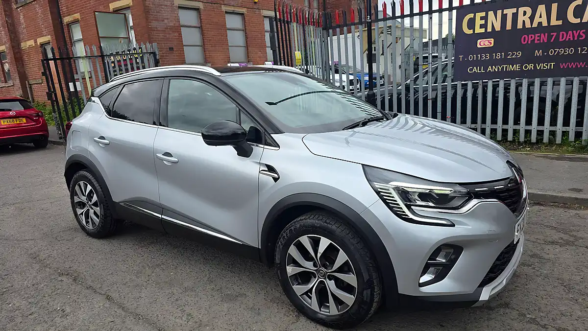 Used 2020 Renault Captur S Edition Grey - Front View