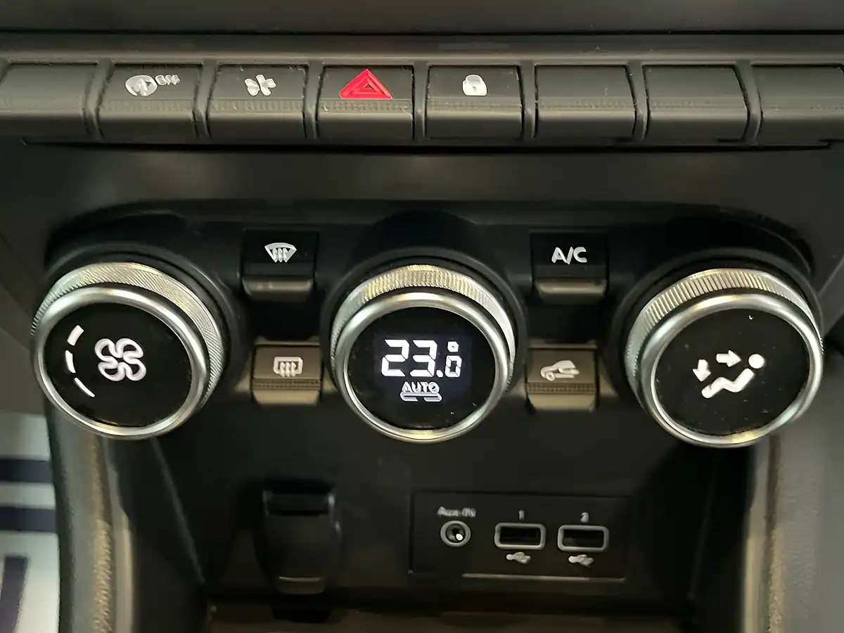 Used 2020 Renault Captur S Edition Highland Grey - Interior and Exterior details 17