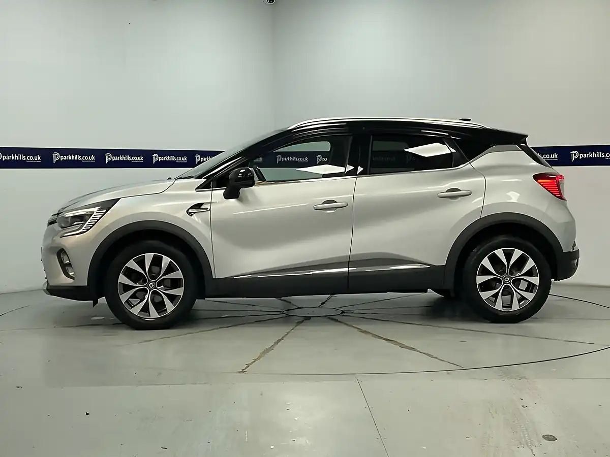 Used 2020 Renault Captur S Edition Highland Grey - Interior and Exterior details 3